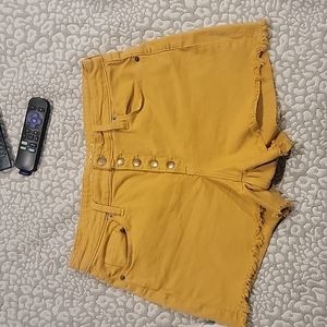 Target universal thread short